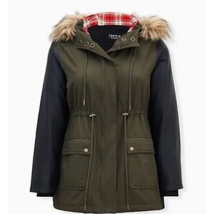 Olive Twill & Faux Leather Hooded Parka! Detachable fur! Torrid size 0.